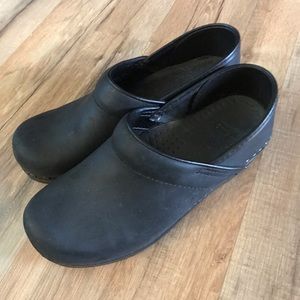 Matte black Dansko clogs